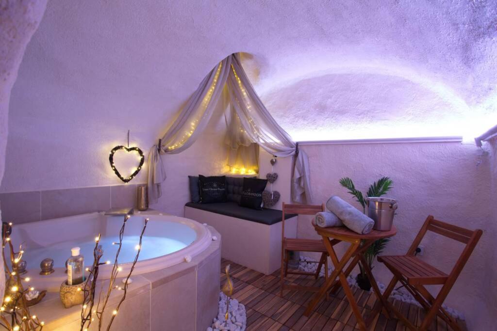 Les Secrets d'Alcôve, nuits Romantiques avec SPA Aix-en-Provence Extérieur photo